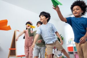 【冬休み学童】仕事始めも安心！1日で6つのSTEAM体験＋豪華ランチ「冬休みSTEAM大会2026」初開催