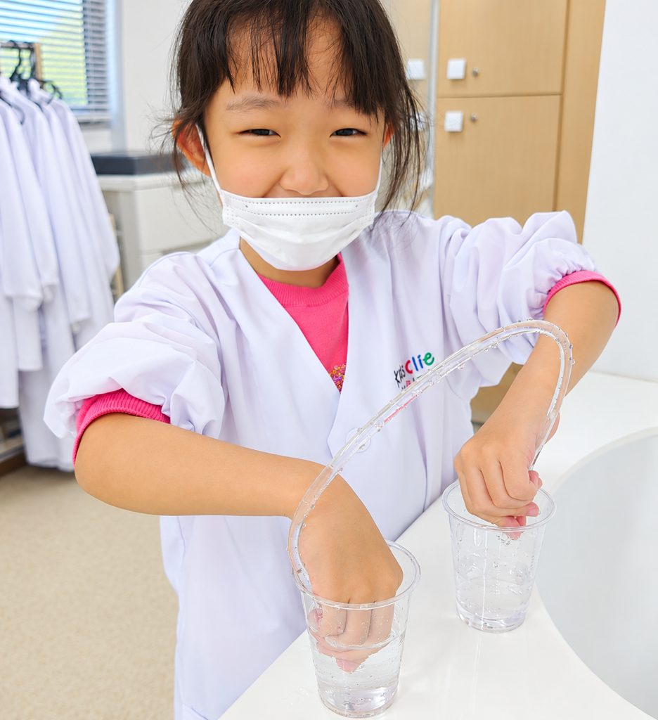 青南小学童|放課GO→クラブと併用・送迎・22時まで|表参道校 5 表参道校の理科実験教室上級コース。受験に役立ったと卒業生からの声も